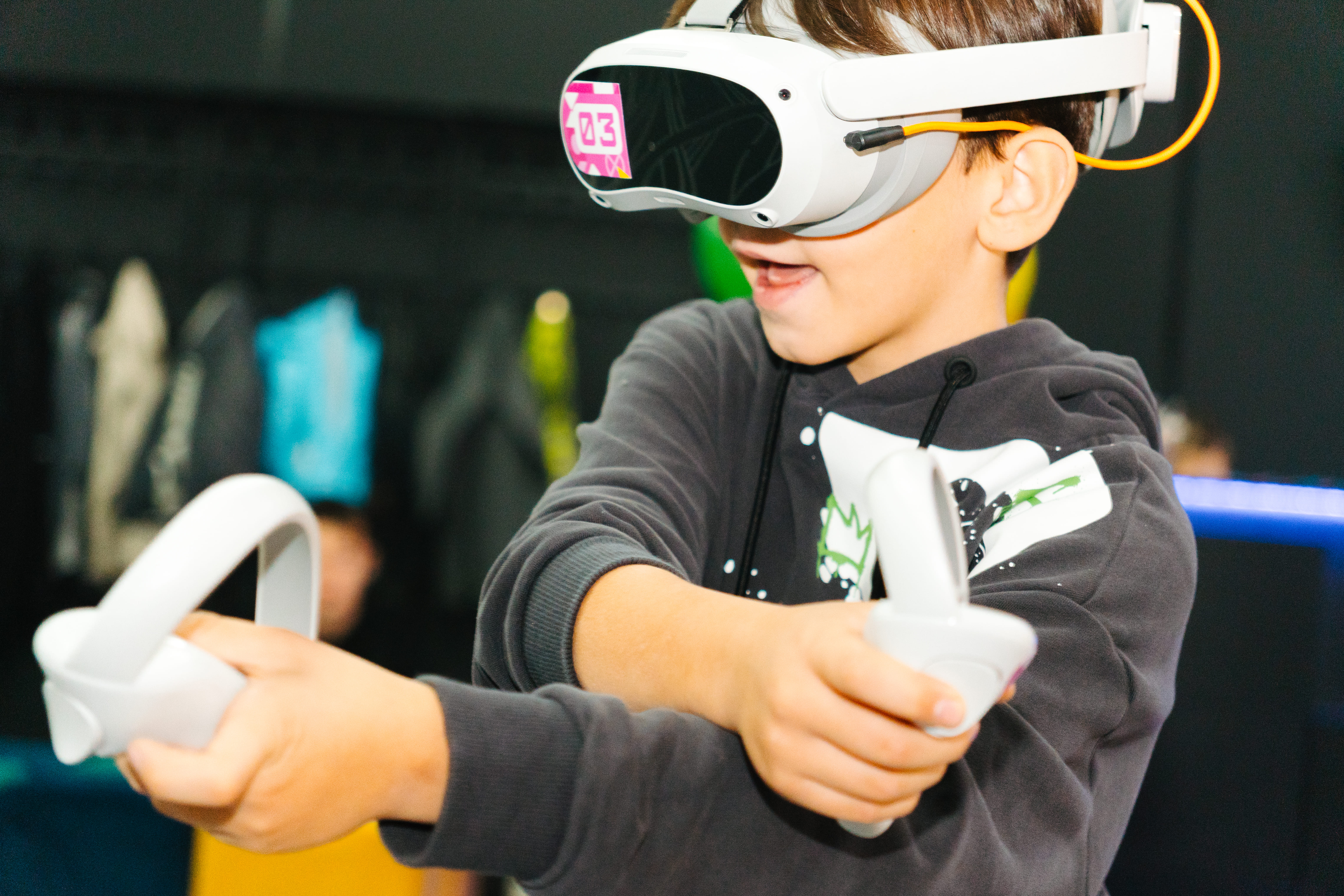 Возраст игроков: от 5 до ∞ Одновременно до 16 игроков